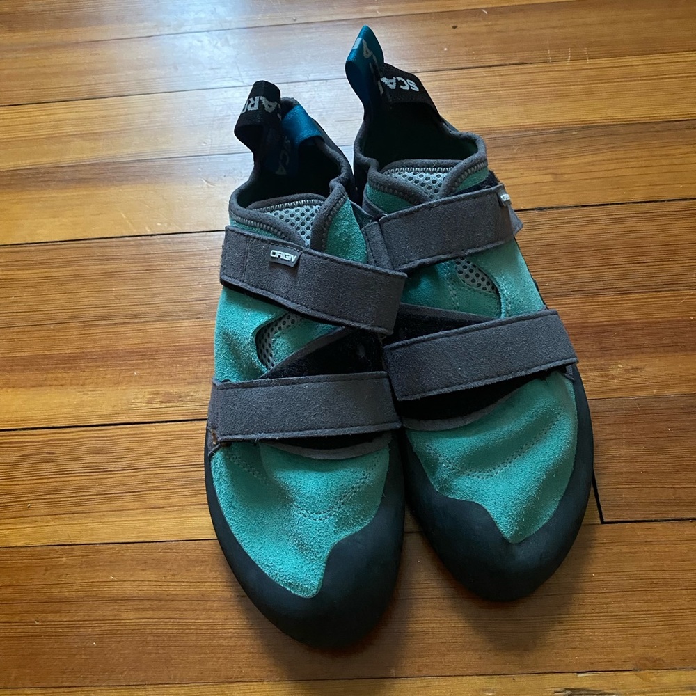 Climbing shoes